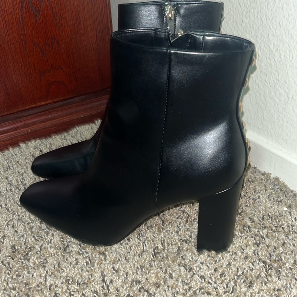 Nine West Women’s Black Yuhav Block Heel Boots size 10